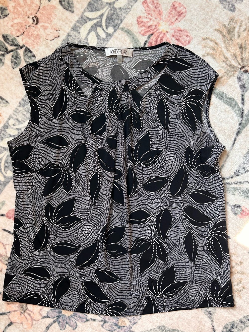Kasper 1X Black & White Leaf-Print Tie-Neck Sleeveless Top